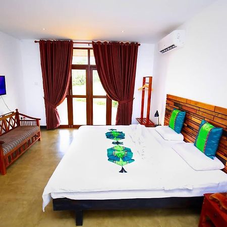 Ceyloni Hotel Sigiriya Exterior photo
